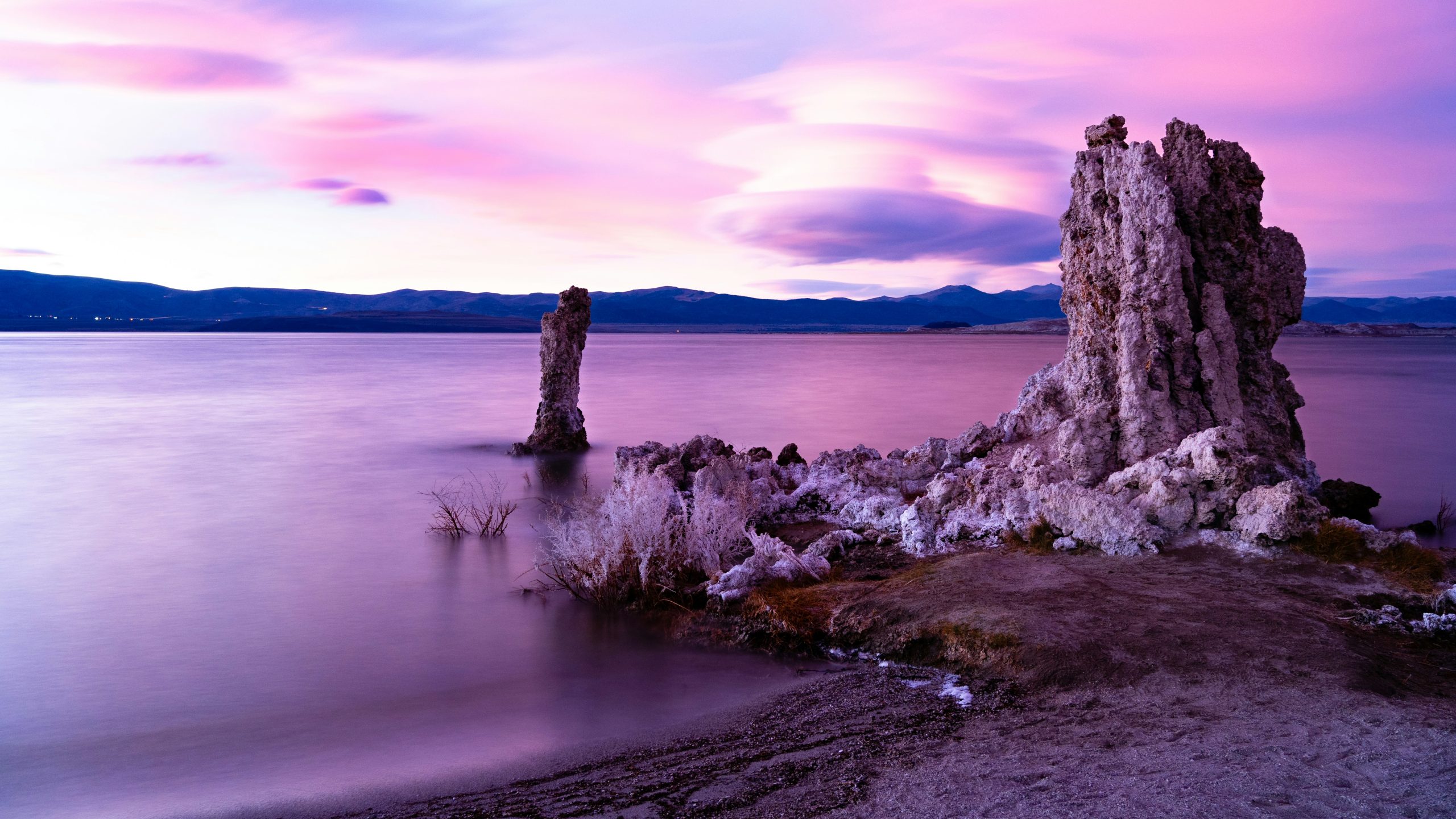 Tufas at Mono Lake